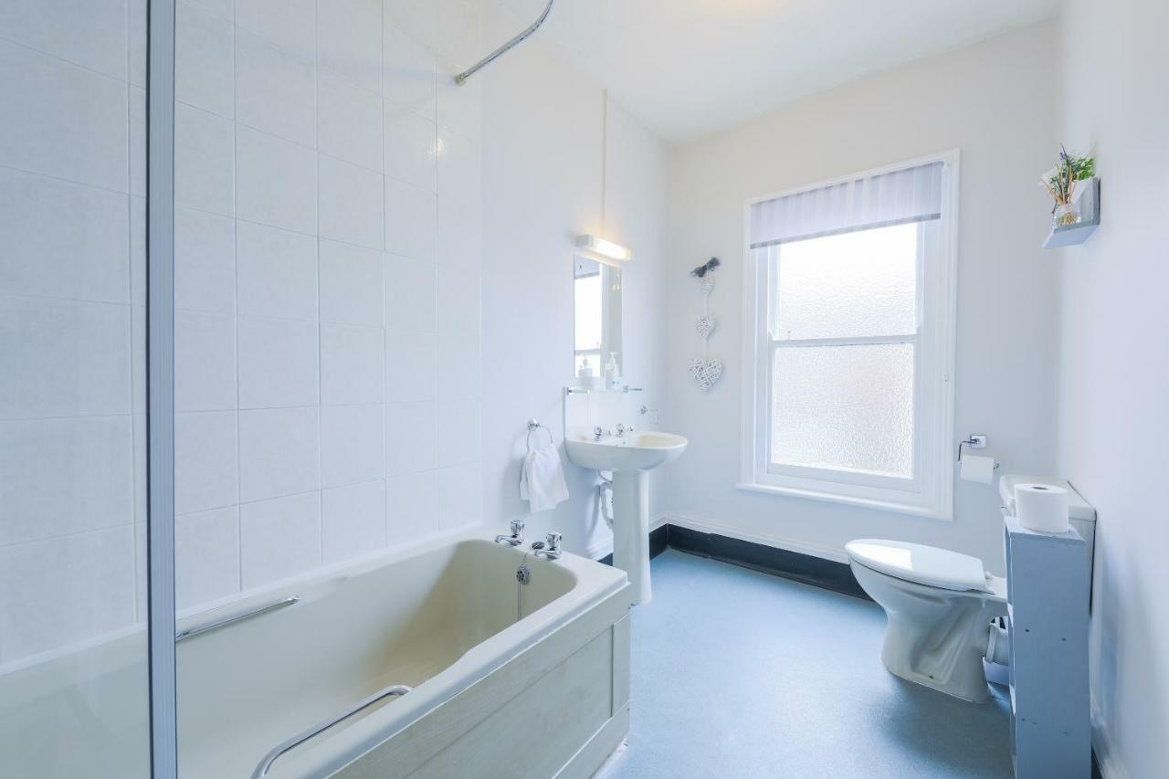 The Clee Hotel - Cleethorpes, Grimsby, Lincolnshire Extérieur photo